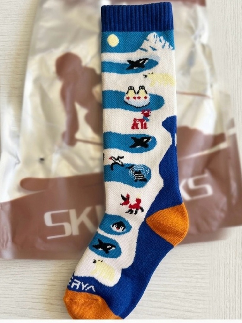 Kids x-small  Blue & Orange Ski Pattern Crew Socks